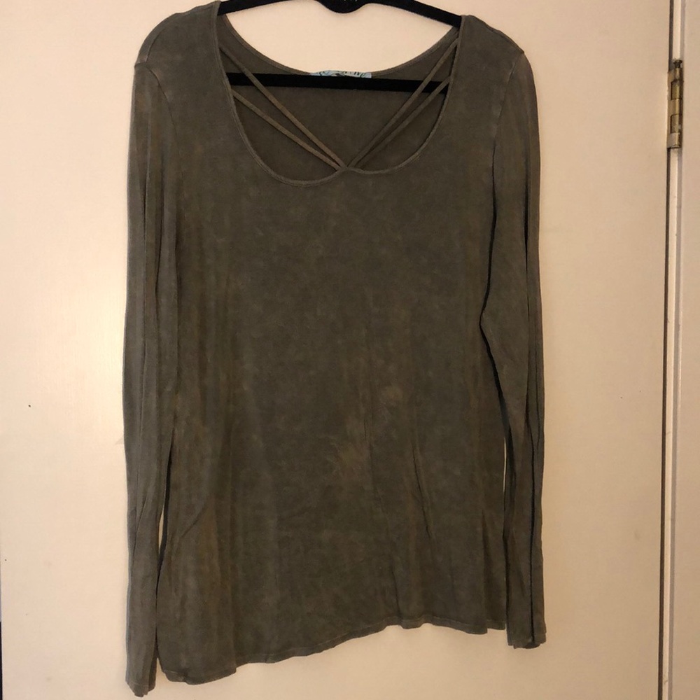 Soft Cross Neck Long Sleeve Tee in Faded Green, Size M